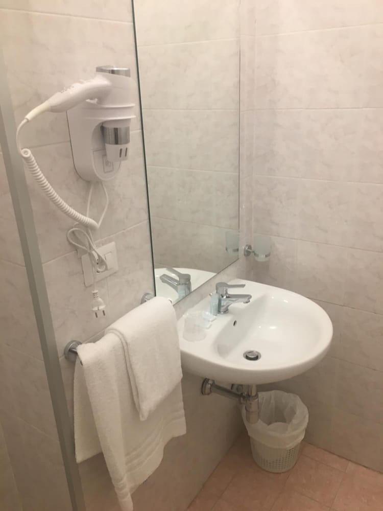 קסטיליאונצ'לו Hotel Costa Verde מראה חיצוני תמונה